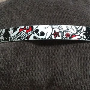 NWOT M 34”-38” Leather skull heart belt